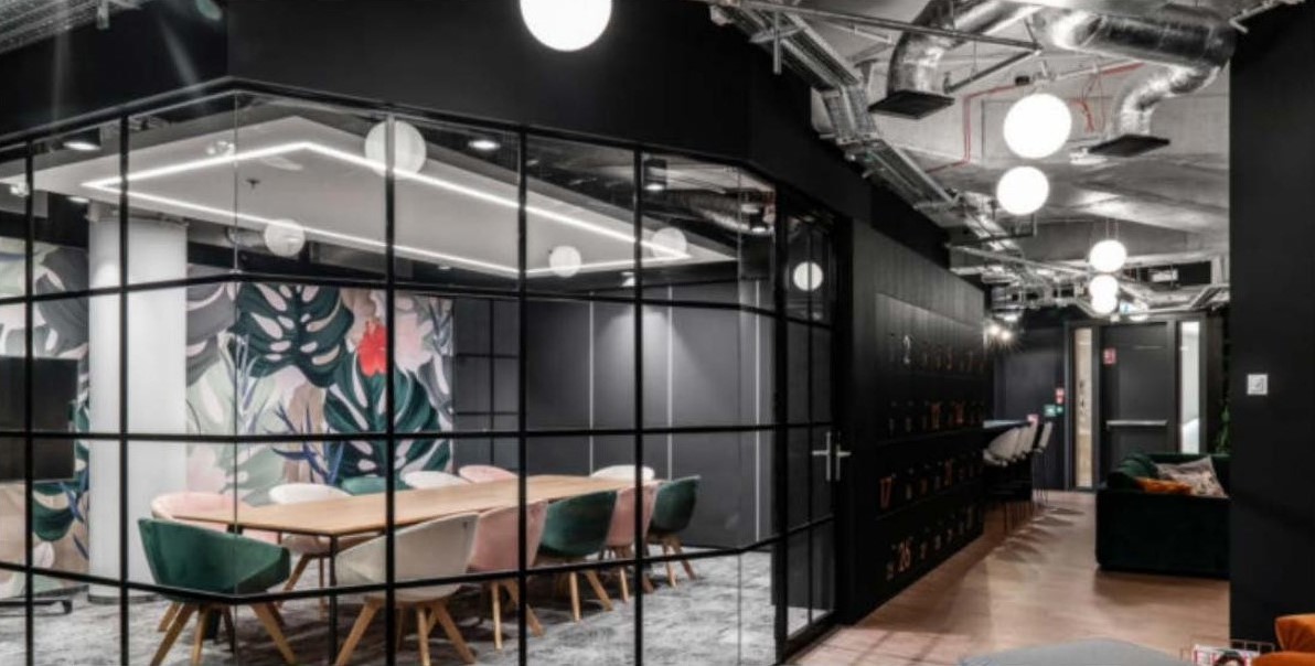 Salle de réunion vitrée — bureaux CSM Palaiseau — Seine Amazone Architecture