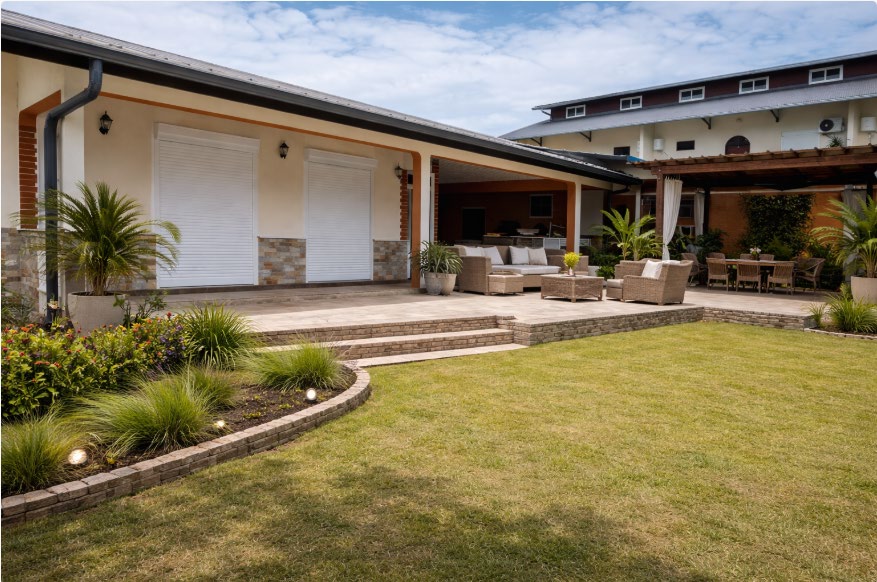 Terrasse paysagée en Guyane — Seine Amazone